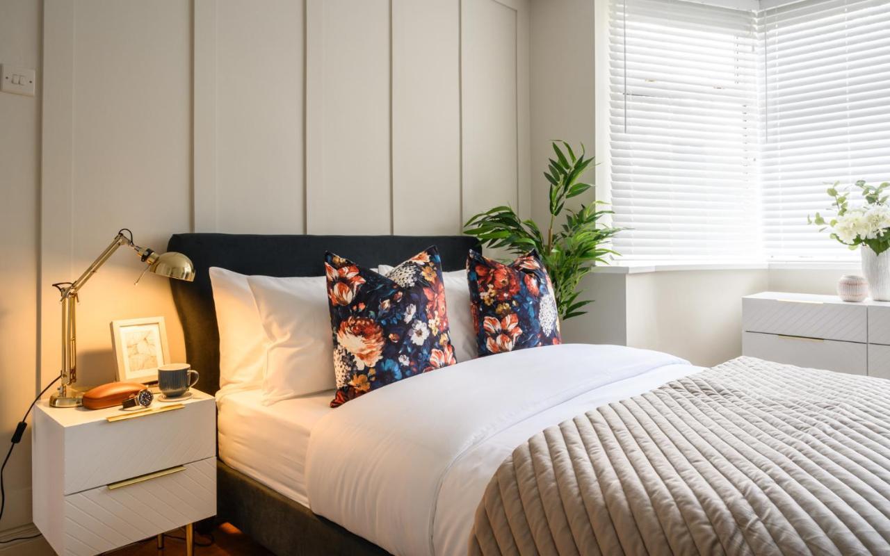 Large Luxury Solihull House - The Residence - Close To Nec - Sleeps 9 Exterior foto